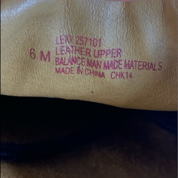 Woman’s Black Leather Pillow Top Nurse Mates Sz 6 - Picture 7 of 7